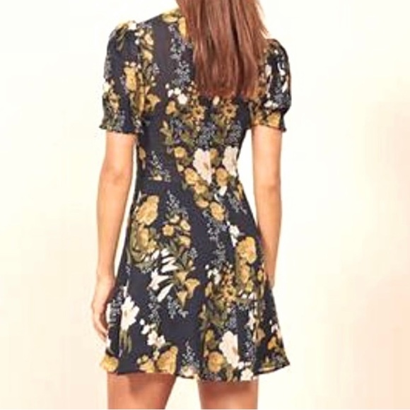 REFORMATION Irma Dress in Graciella - Picture 3 of 11